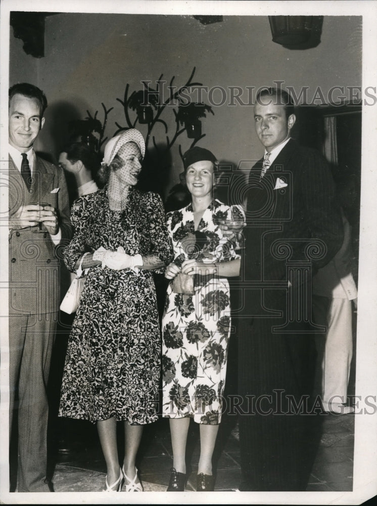 1938 Press Photo Wedding Reception Attended by John Graves, Emily Offett