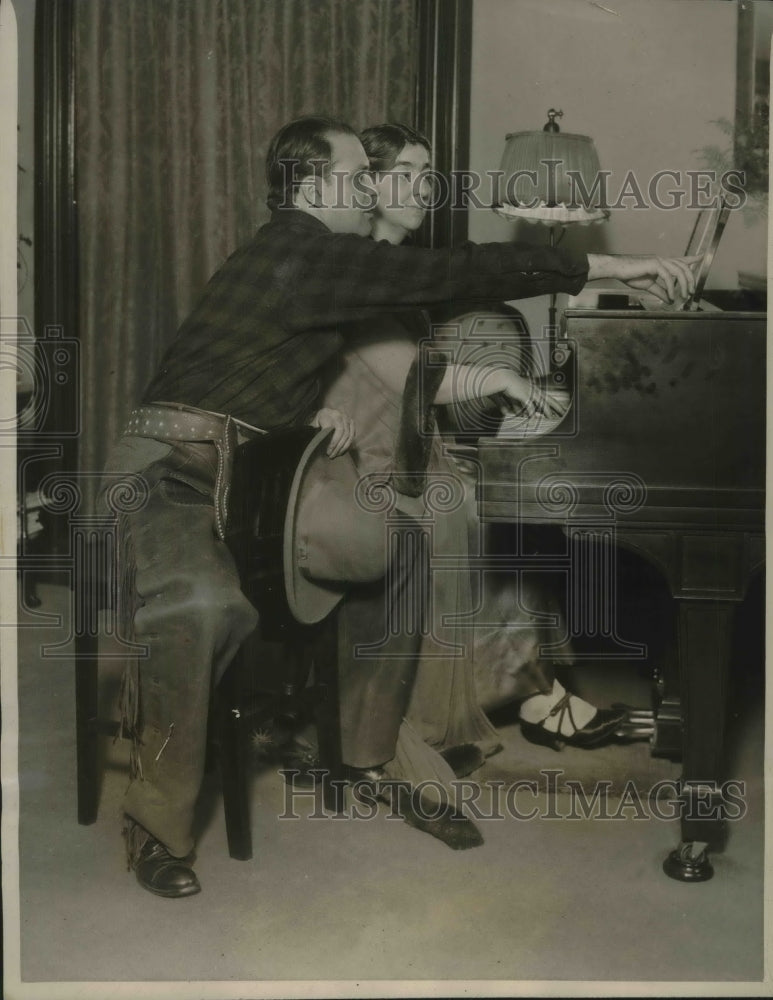 1926 Press Photo NYC, Curtiss Grove, concert debut & wife. he is Singing Cowboy