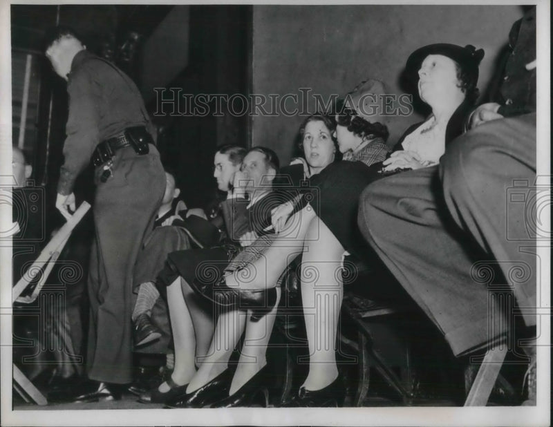 Load image into Gallery viewer, 1938 Press Photo Paul Wright murder of wife
