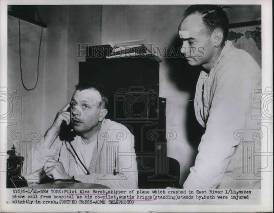 1952 Press Photo Plane Crashed Survivors