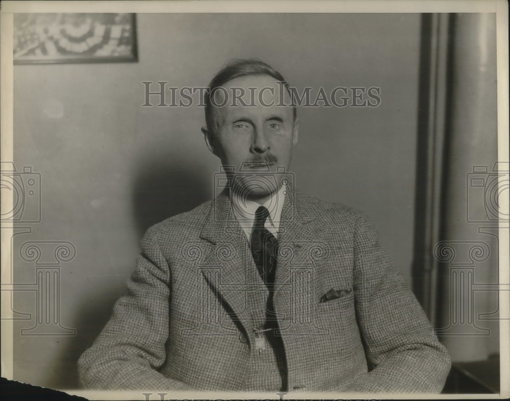 1930 Press Photo Mr Frank Schoble Jr in his office