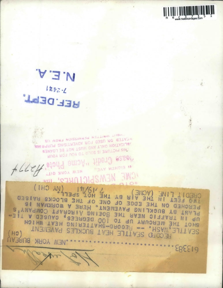 1941 Press Photo Record Seattle heat buckles pavement near Boeing Aircraft Co