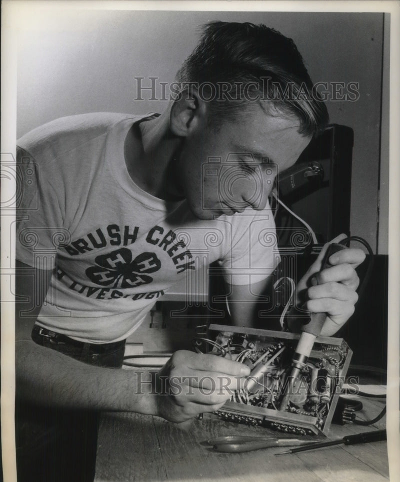 Load image into Gallery viewer, 1955 Press Photo James Belleson Makes Printing Timer as 4-H Project
