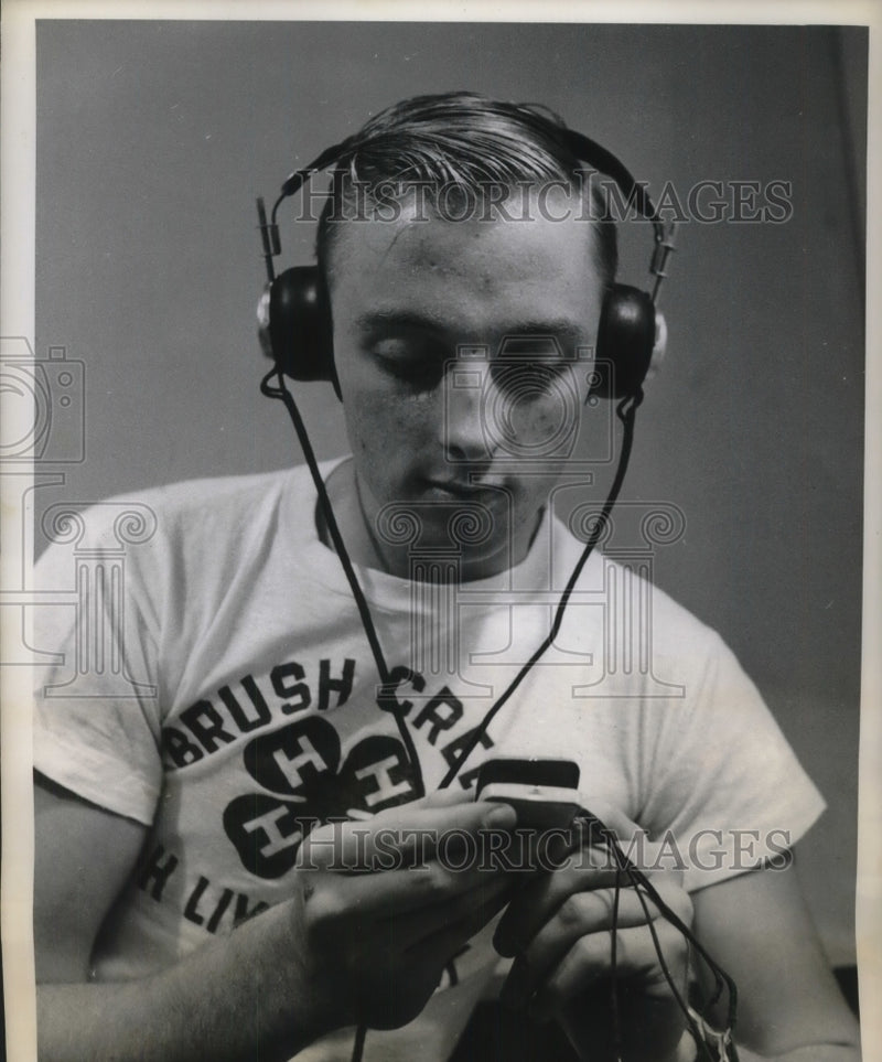 Load image into Gallery viewer, 1955 Press Photo James Belleson Makes Miniture Radio as 4-H Project
