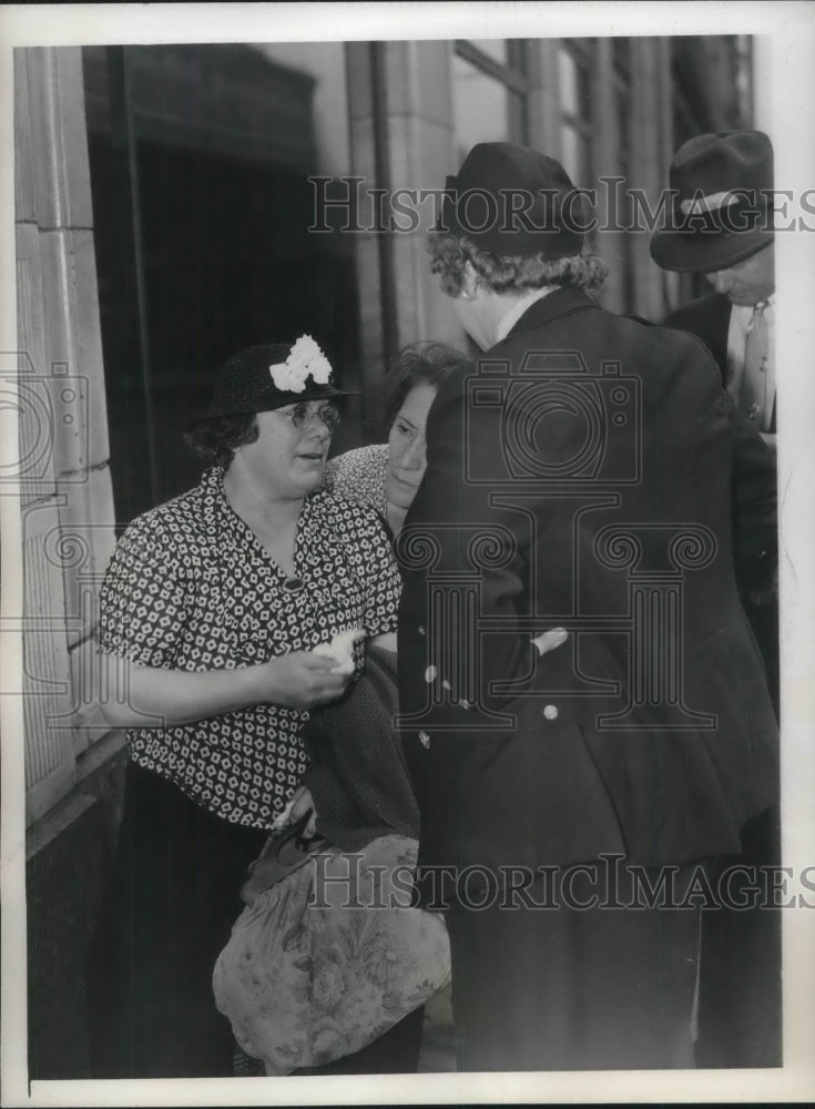 1937 Press Photo Fanny Nathanson at NYC Women;s Sewing project, fired