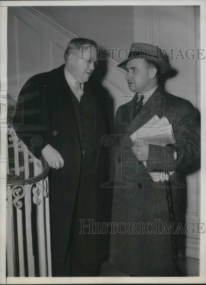 Load image into Gallery viewer, 1941 Press Photo NYC, Allan Maywood, Natl dir of CIO &amp; Michael Quill of TWU
