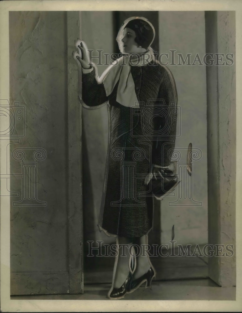 1929 Press Photo Models Wears Sport Suit by Henry Bendel & Hat by Reboux