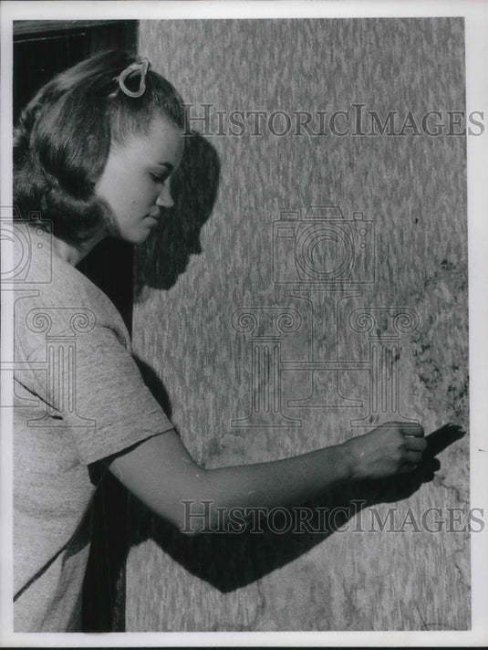 1966 Press Photo Carolyn Buck OSU Student Working on Fulton Rd Baptist Church