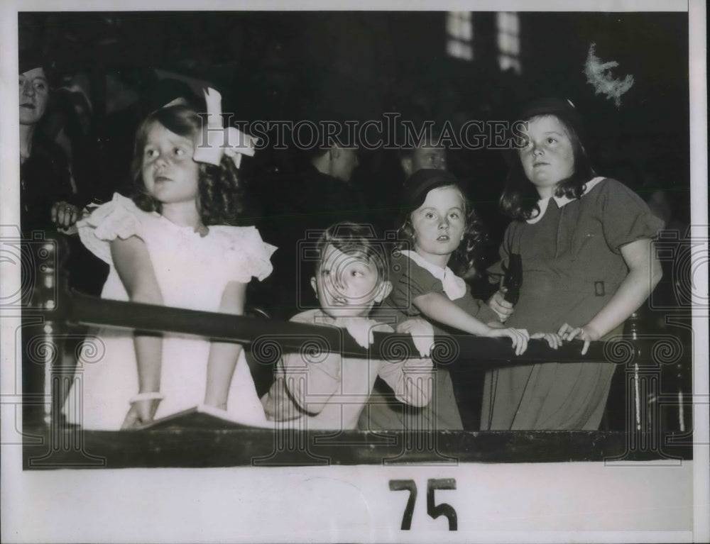 1934 Press Photo Alice Stone, Thomas Connie, and Imi Keresey at Horse Show- Historic Images