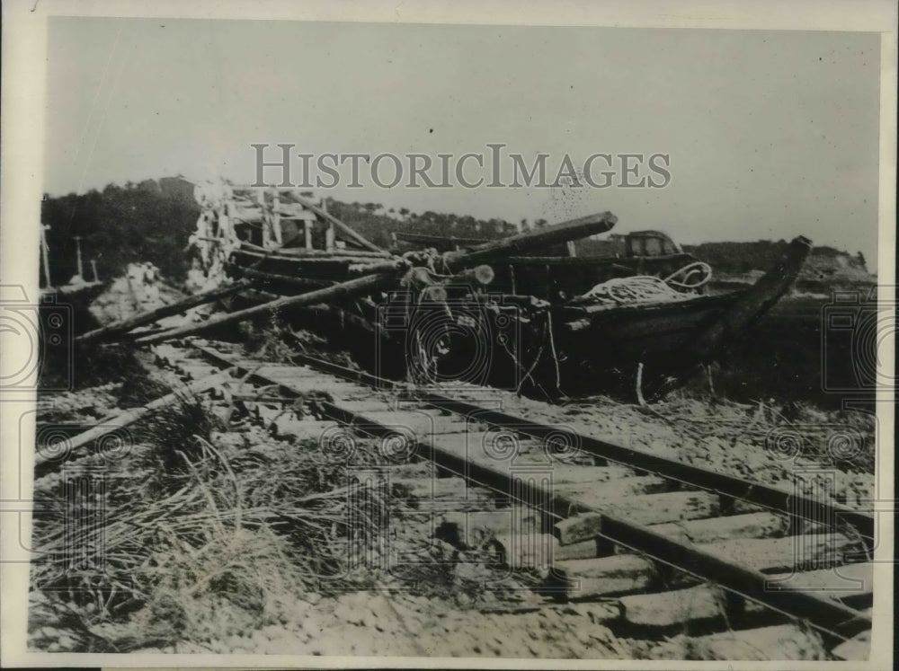 1927 Press Photo wreckage of recent tidal Wave in JAPAN - nec37854