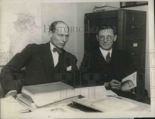 1924 Press Photo E.C. Square Reports to Dr. C.C. Stine on Foreign Agriculture- Historic Images