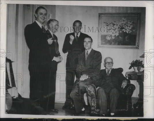 1946 Press Photo British Ambassador Visits Iowa Farm, Walter Bell, Ward Barnes