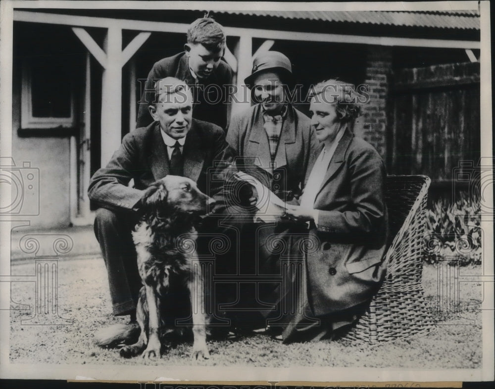 1933 Press Photo Soviet Sabotage Convict Allan Monkhouse and Family- Historic Images