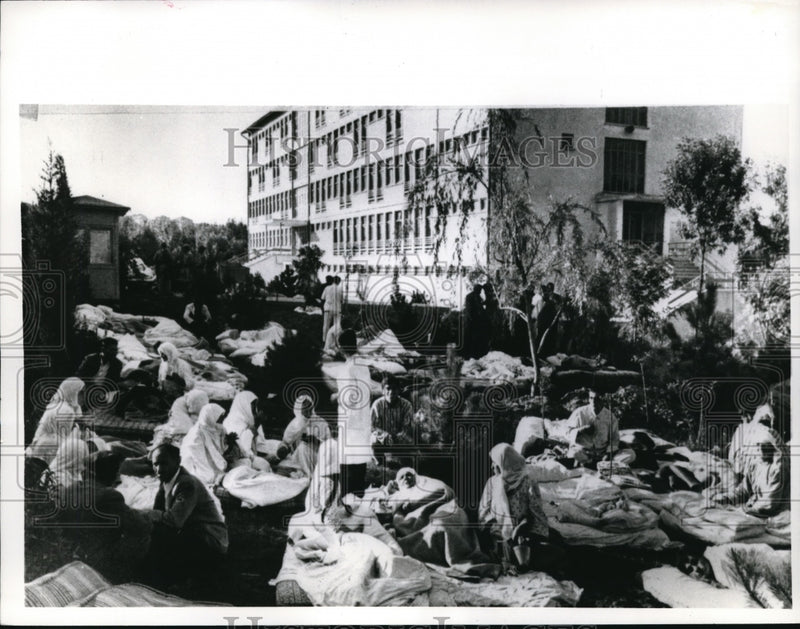 Load image into Gallery viewer, 1967 Press Photo Rescue work at earthquake zone in Adapazari, Turkey - nec38895
