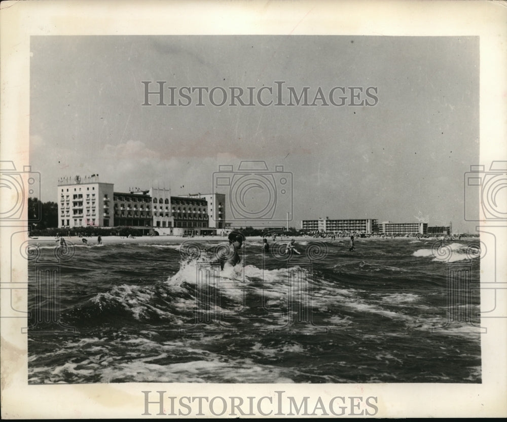 1960 Press Photo The Black Sea resortof Mamaia, Romania