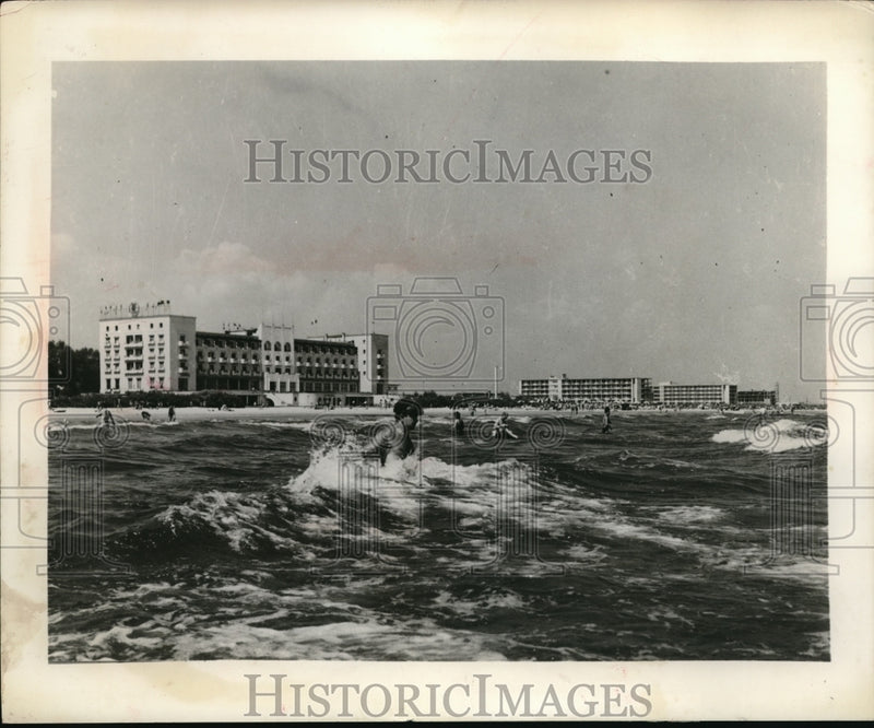 Load image into Gallery viewer, 1960 Press Photo The Black Sea resortof Mamaia, Romania
