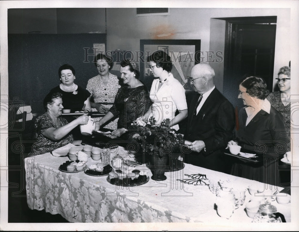 1960 Press Photo West High PTA Welcoming Tea - Historic Images