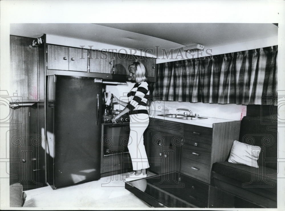 1966 Press Photo Wide open interior view of a motor yacht seen at boat show- Historic Images