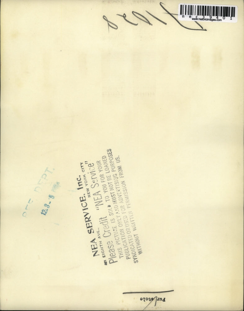 Press Photo Fur stole - nec39401