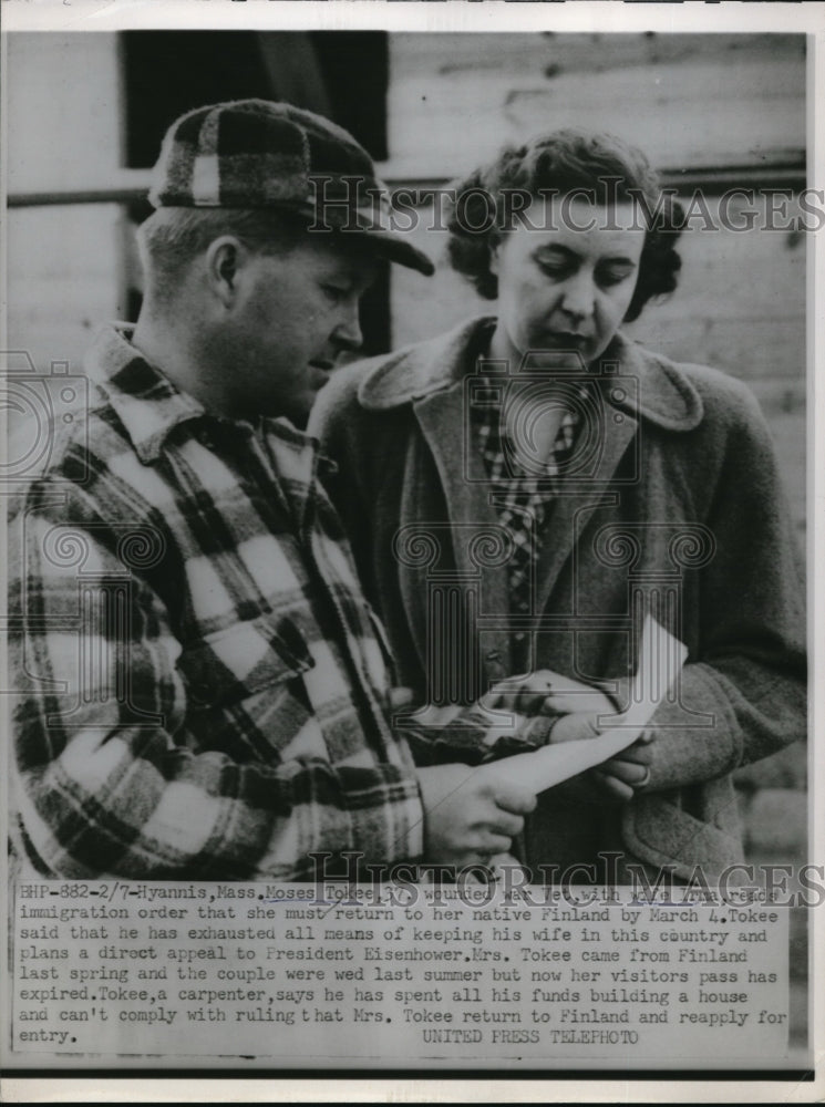 1953 Press Photo Wounded Vet Moses Tokee & Wife Irma Review Order- Historic Images