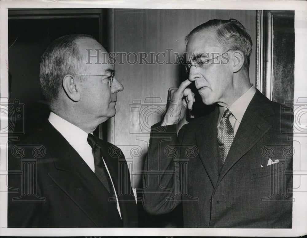 1949 Press Photo US Secretary John Snyder & Sir Stafford Cripps talking