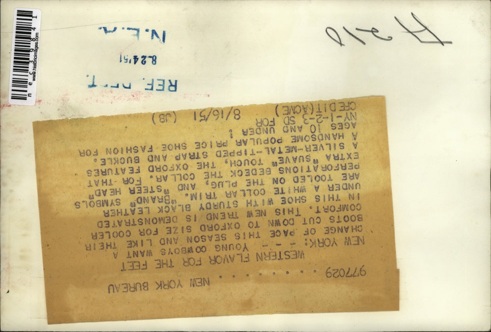 1951 Press Photo Trendy Oxford Cut Cowboy Boots In New York