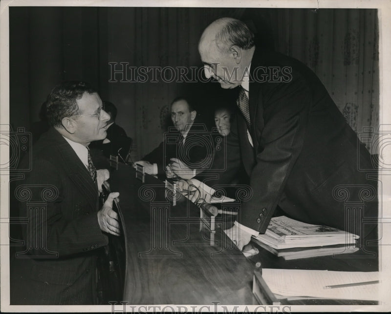 Load image into Gallery viewer, 1941 Press Photo Sidney Hillman testifies on proposed New Labor Legis.
