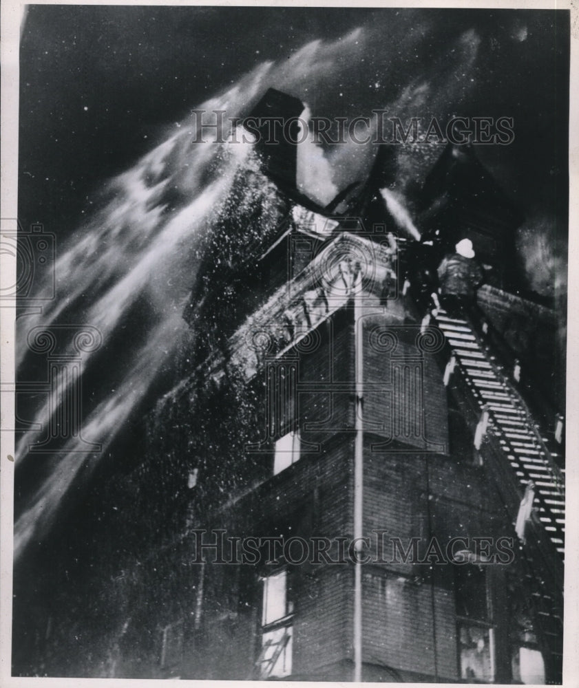 1962 Press Photo Two persons killed in Mid City Apt house at 1930 Locust Street - Historic Images