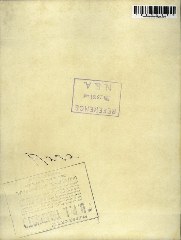 1961 Press Photo New York fireman at LaSalle Institute - nec40119