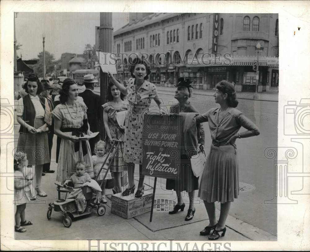 1945 Press Photo Laura Somers opens &quot;fight inflation week&quot; in Washington, DC- Historic Images