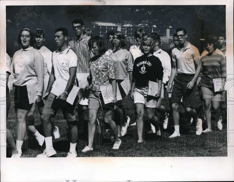Load image into Gallery viewer, 1962 Press Photo Members of Heights High Orchestra at Heights high music camp
