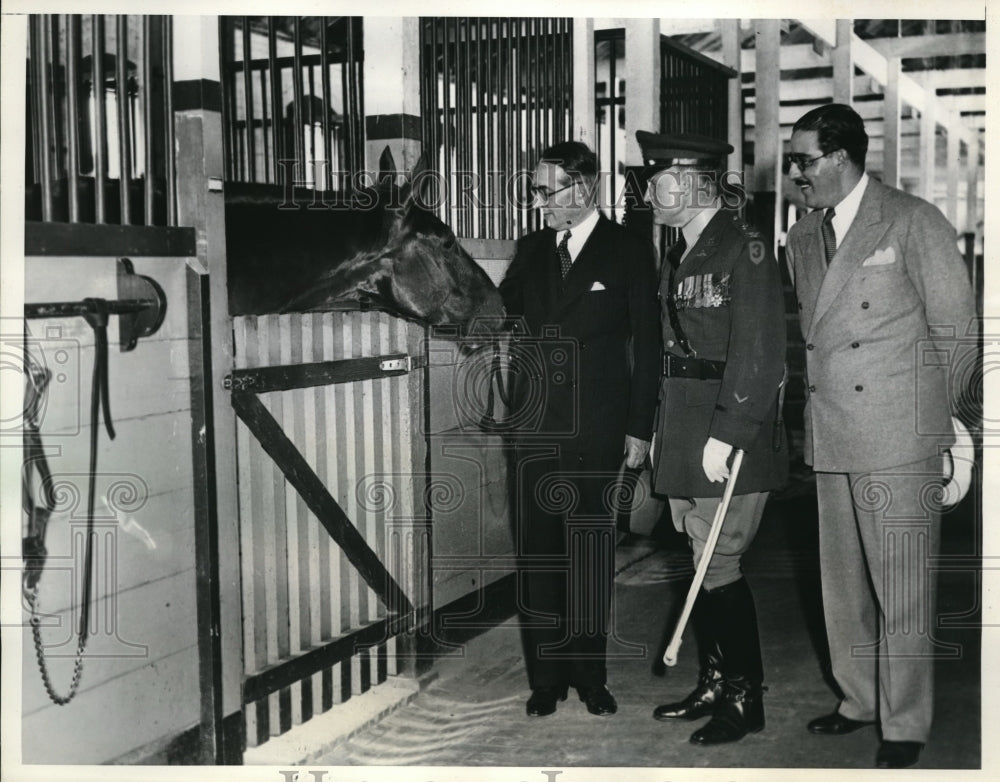 1934 Press Photo Columbia Pres Dr Don A Lopez at Ft Myer, Va with Col K Joyce- Historic Images