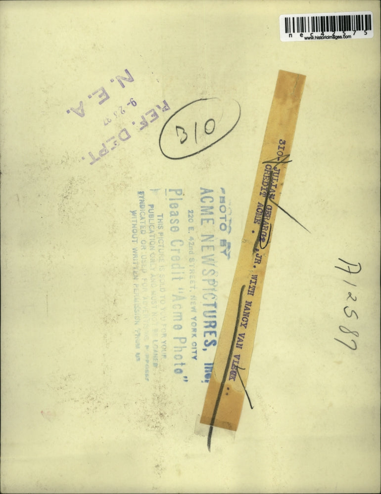 1937 Press Photo Julian Gerarg Jr w/ Nancy Van Vleck attending an event