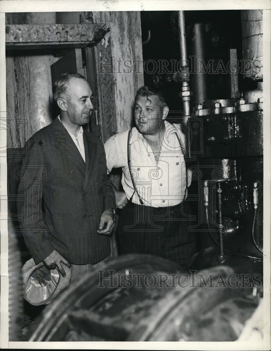 1937 Press Photo Modern Food Co officials R Pringle,D Thompson at plant- Historic Images