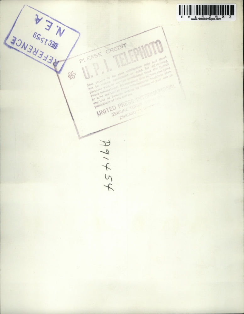 Load image into Gallery viewer, 1959 Press Photo Pfe. Ralph Powell contracted &amp; was cured of pneumonic plague
