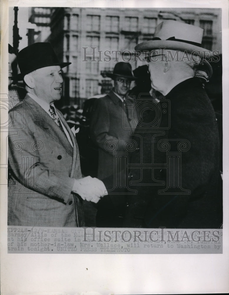 1952 Press Photo Kansas City, Mgr of Barney Allos &amp; another man- Historic Images