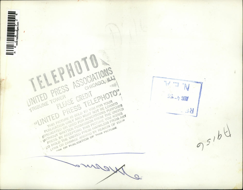 1955 Press Photo San Francisco, August Manza using crane to move his business