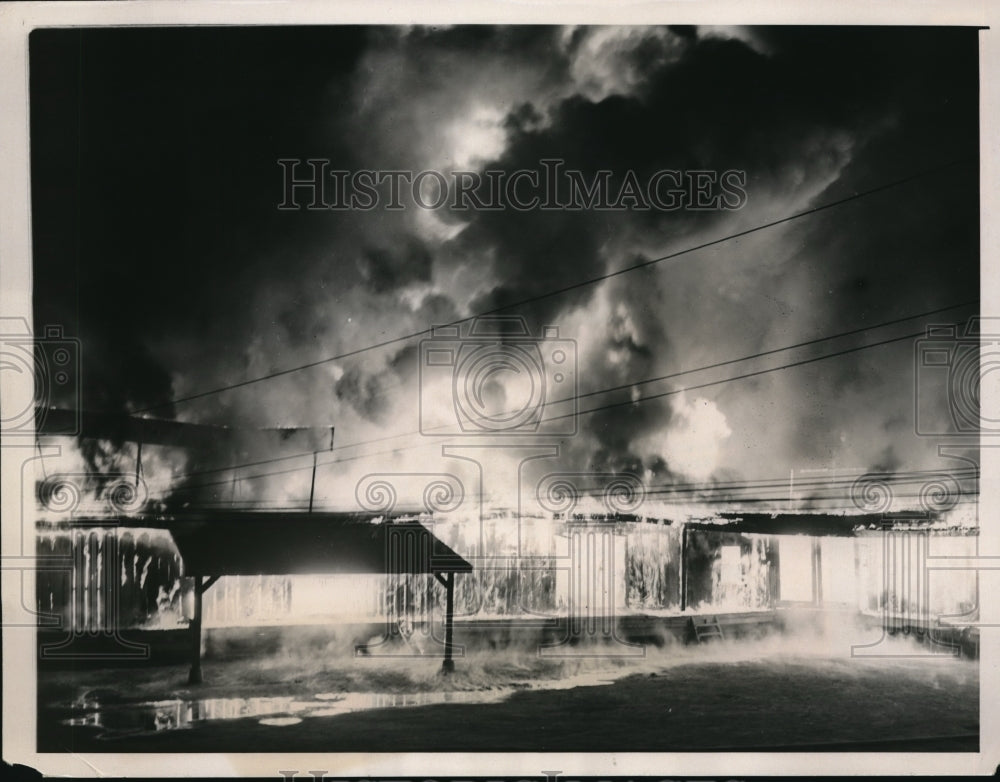 1940 Press Photo The Cooper Lumber Company Fire - Historic Images