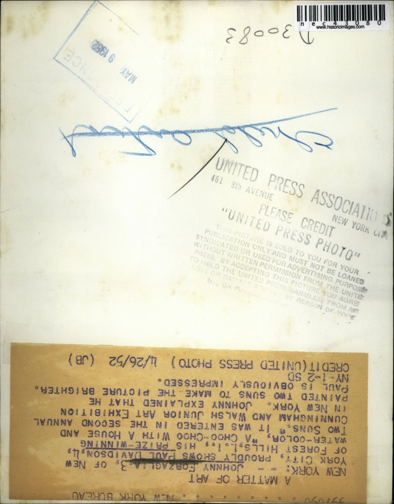 Load image into Gallery viewer, 1952 Press Photo Johnny Forzaglia Proudly Shows Paul Davidson Prize-Winning Art
