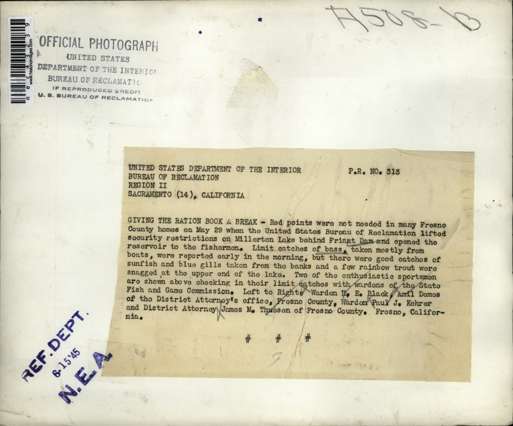 1945 Press Photo Frosno County California Fisherman