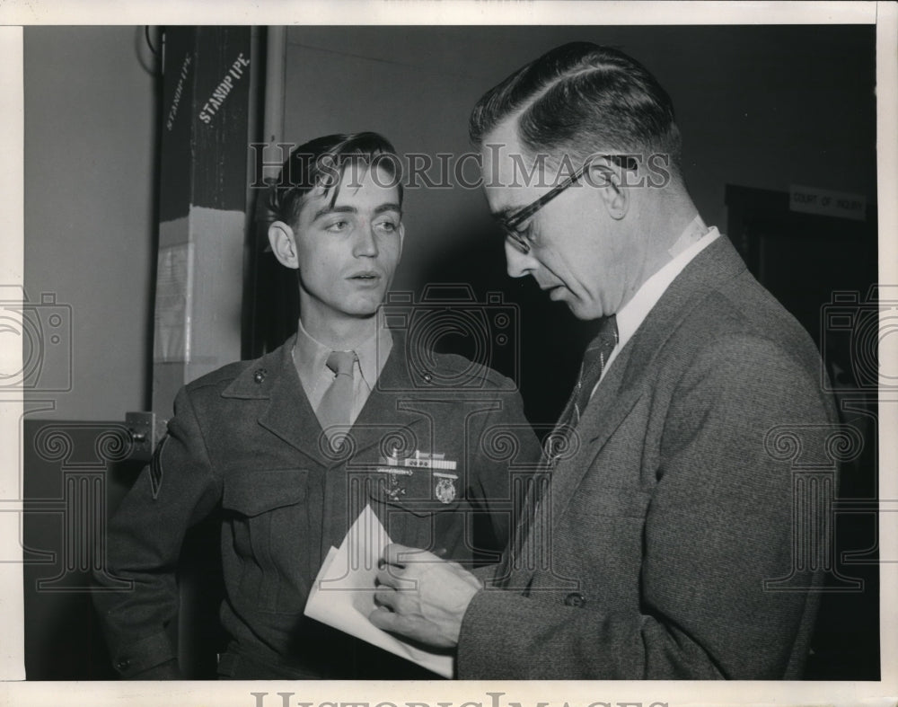 1954 Press Photo Marine Sgt. James L. Hale interviewed by r Steve Garwood - Historic Images
