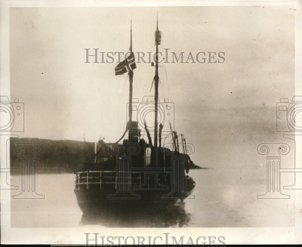 1930 Press Photo Vessel returning from its momentous voyage