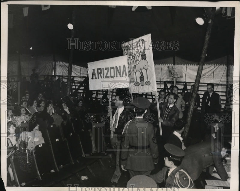 Load image into Gallery viewer, 1940 Press Photo Northwestern Univ in Evanston, Ill mock political convention
