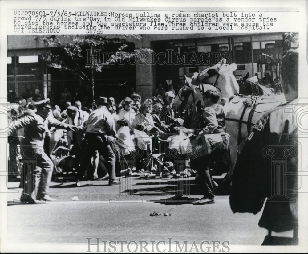 1965 Press Photo Milwaukee, Wis. Roman chariot in Old Milwaukee Circus parade