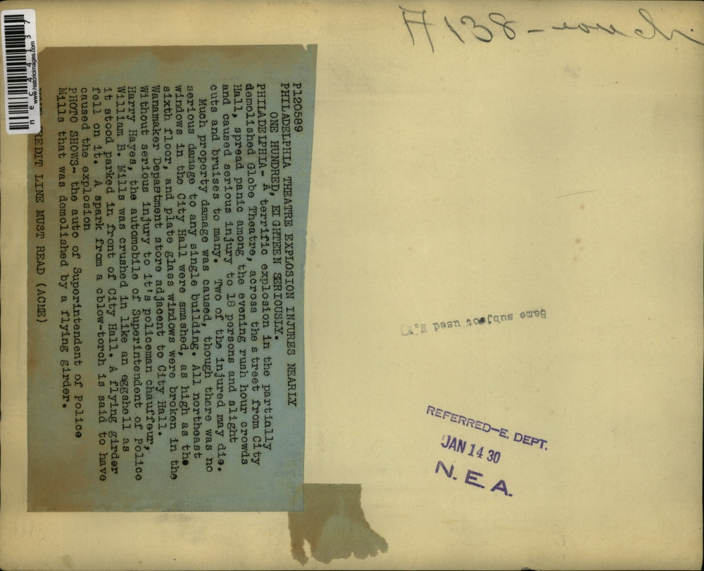 1930 Press Photo Car of Superintendent Police Mills Damaged by Flying Girder