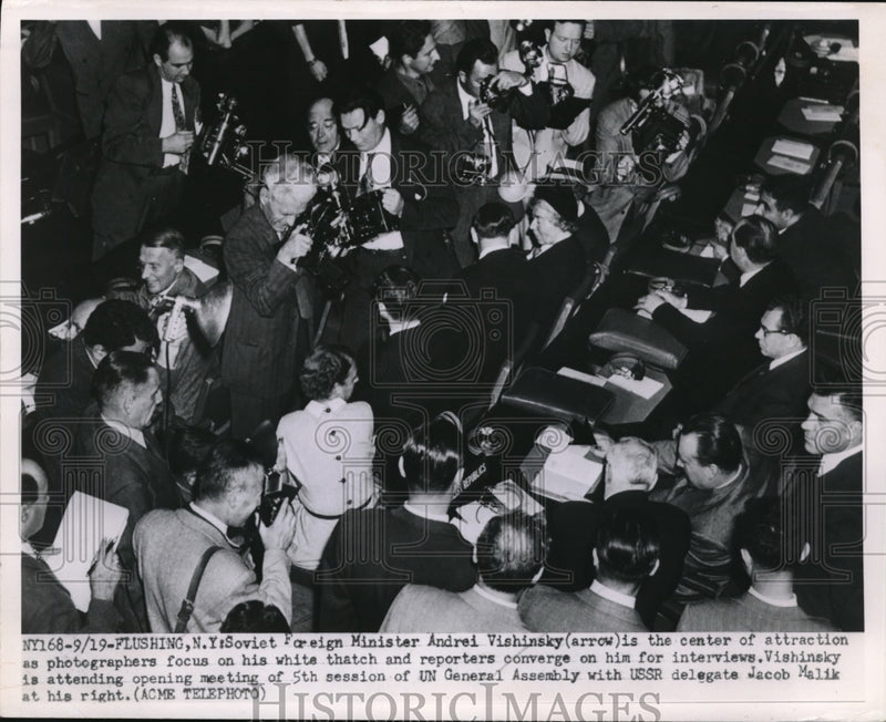 Load image into Gallery viewer, 1950 Press Photo Soviet Andrei Vishinsky Surrounded by Photographers at UN Meet

