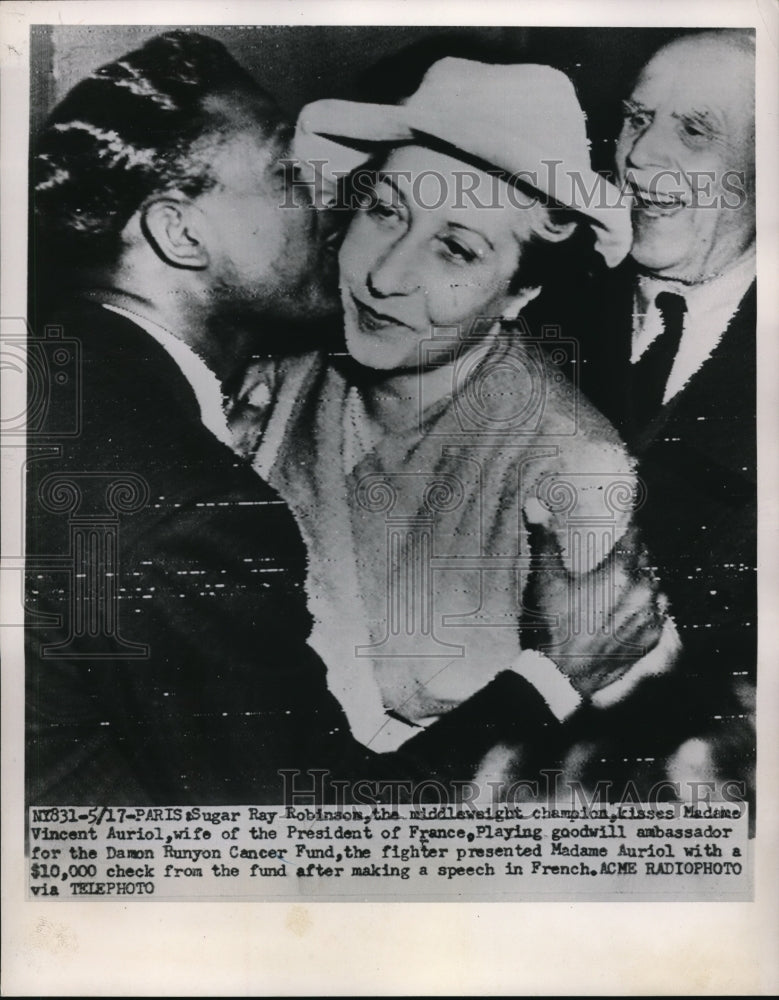 1951 Press Photo Paris, France Sugar Ray Robinson, Mrs V Auriol, wife of Pres.