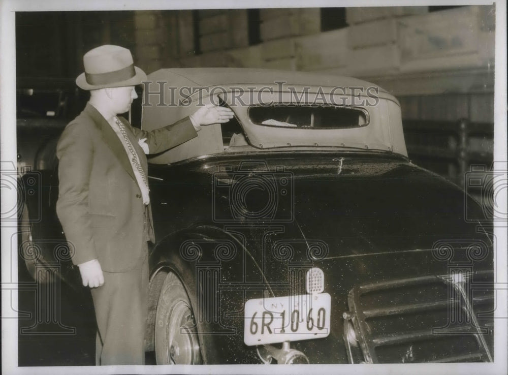 1937 Press Photo Car of Mrs & Mrs Wm C Ruxton robbed of gems in NYC