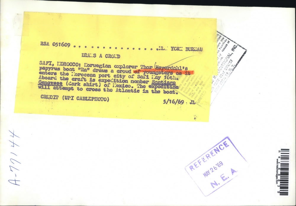 1969 Press Photo Papyrus boat draws crowd in Morocco - nec44839