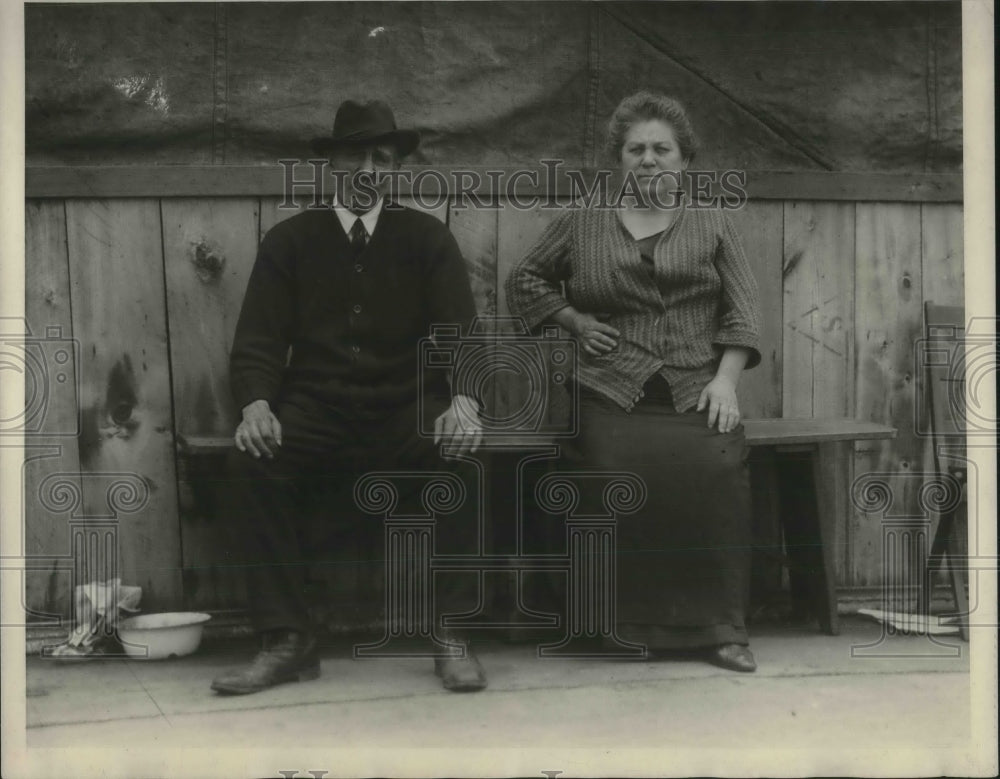 1926 Press Photo MR. and Mrs. felix Torento lives on a barge- Historic Images